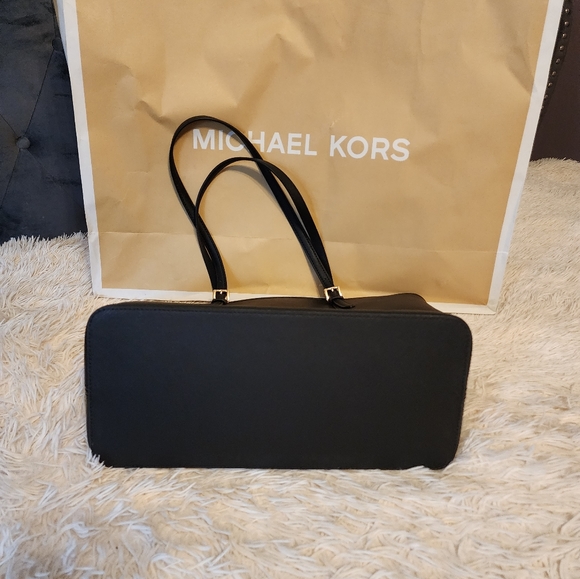 Michael Kors large black Jetset PURSE ONLY (Wallet sold) - Picture 6 of 6